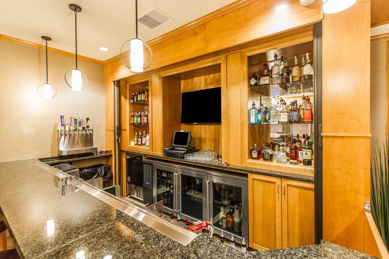 Mainstay Suites Stanley מראה חיצוני תמונה