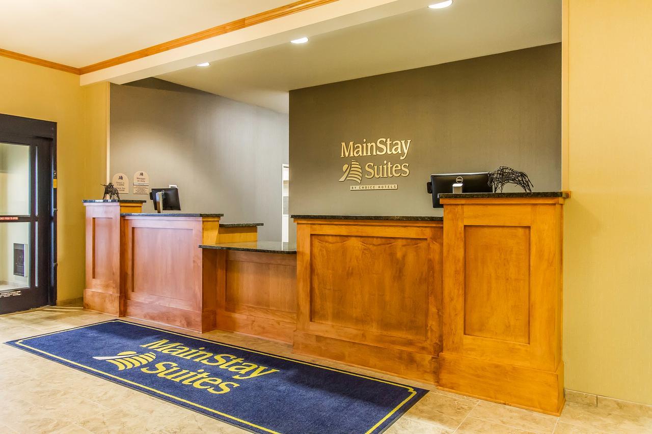Mainstay Suites Stanley מראה חיצוני תמונה