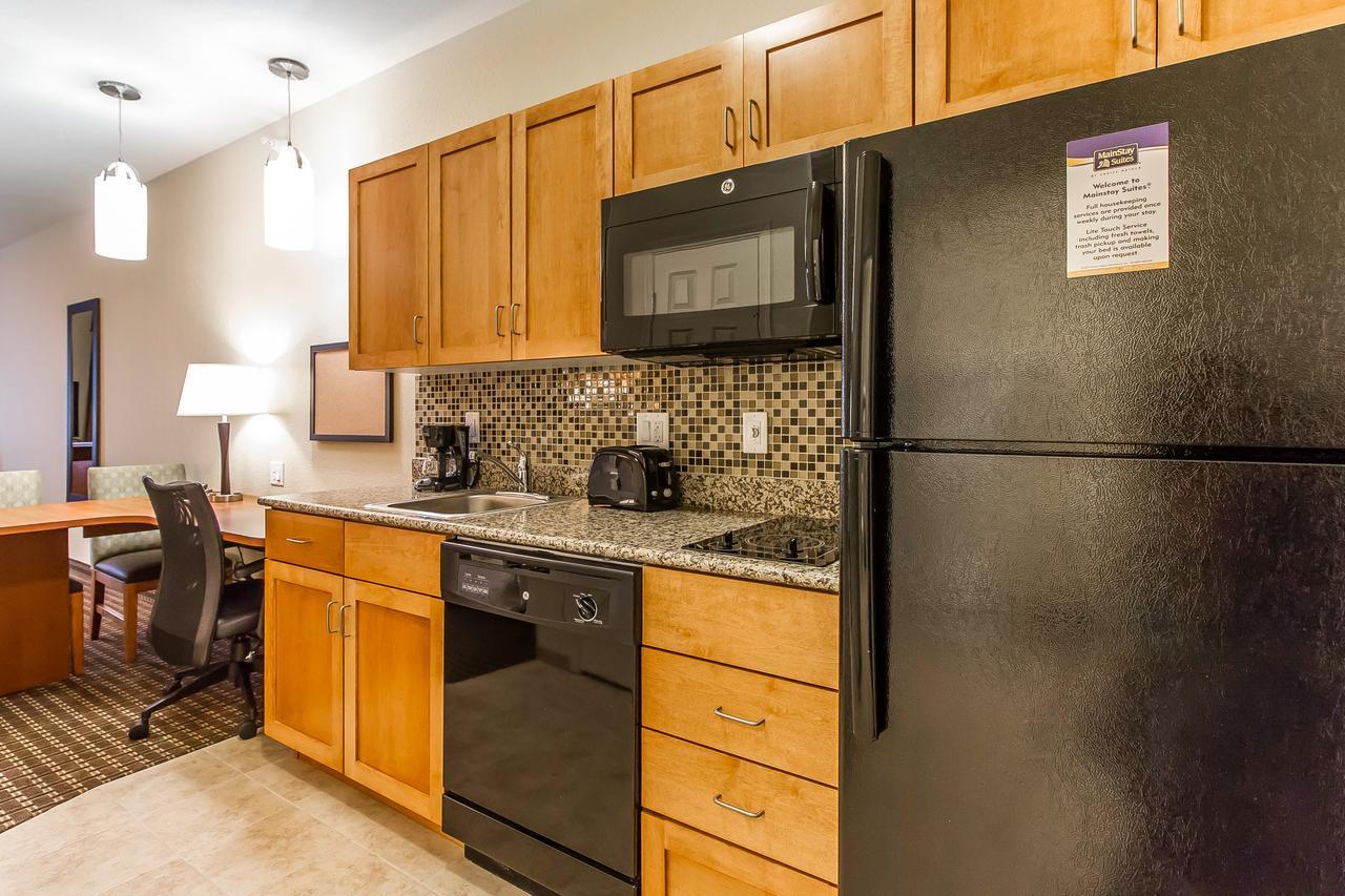 Mainstay Suites Stanley מראה חיצוני תמונה