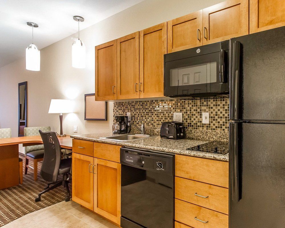 Mainstay Suites Stanley מראה חיצוני תמונה