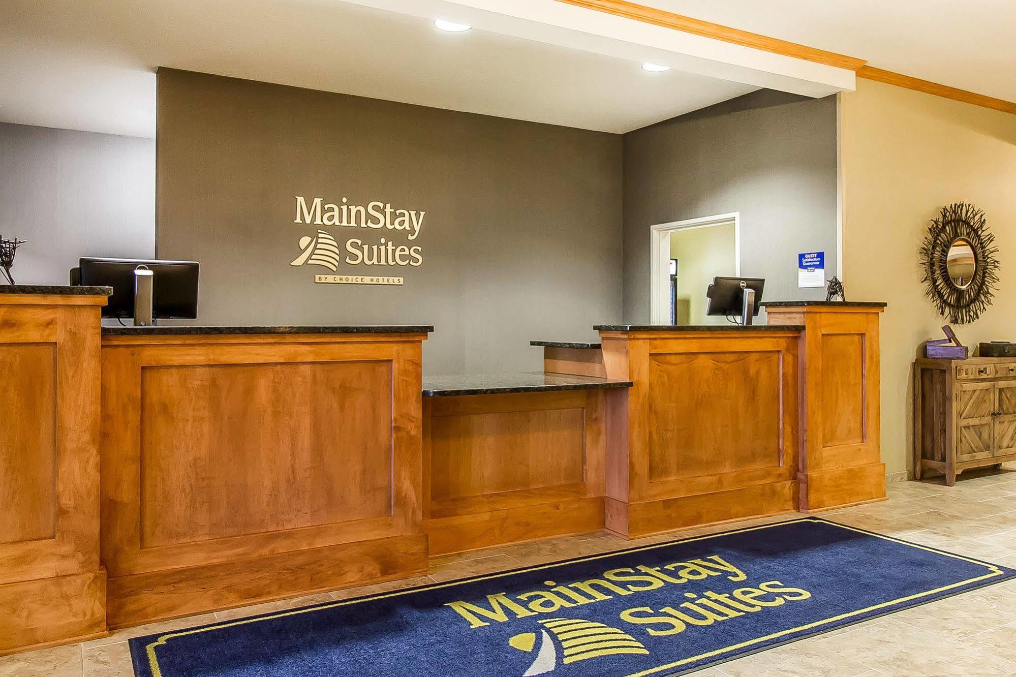 Mainstay Suites Stanley מראה חיצוני תמונה