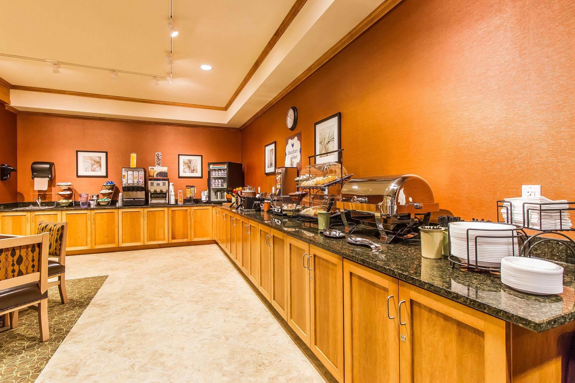 Mainstay Suites Stanley מראה חיצוני תמונה