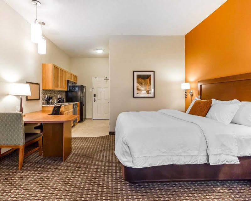 Mainstay Suites Stanley מראה חיצוני תמונה