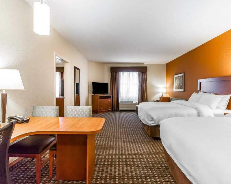 Mainstay Suites Stanley מראה חיצוני תמונה