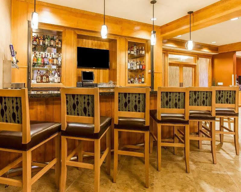 Mainstay Suites Stanley מראה חיצוני תמונה